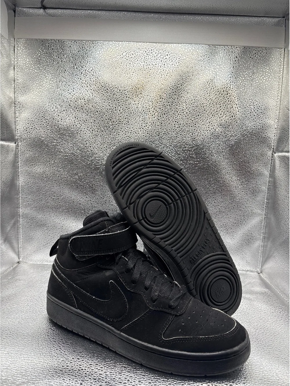 Nike court borough mid 2 triple black